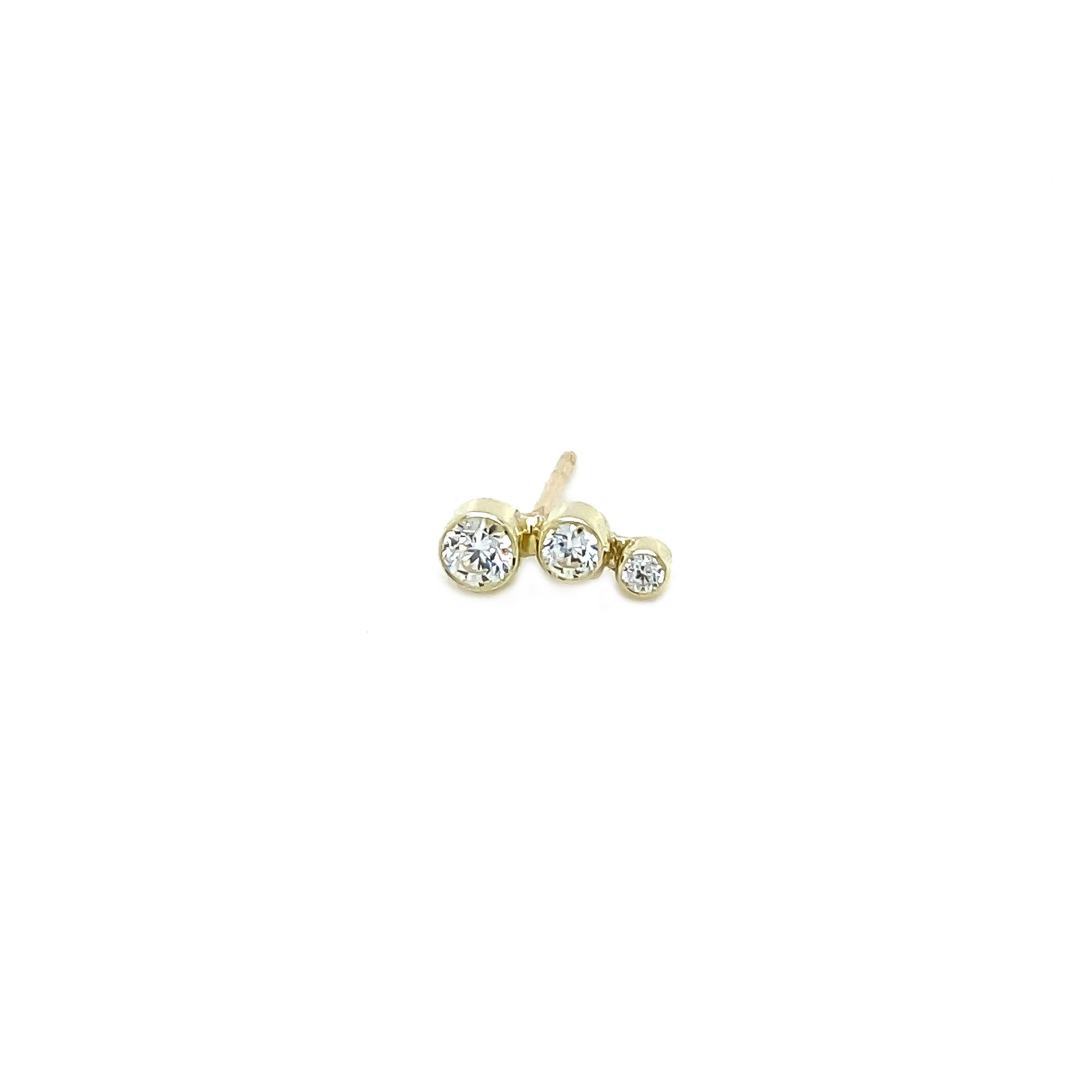 Handgemaakte gouden oorbellen met diamant