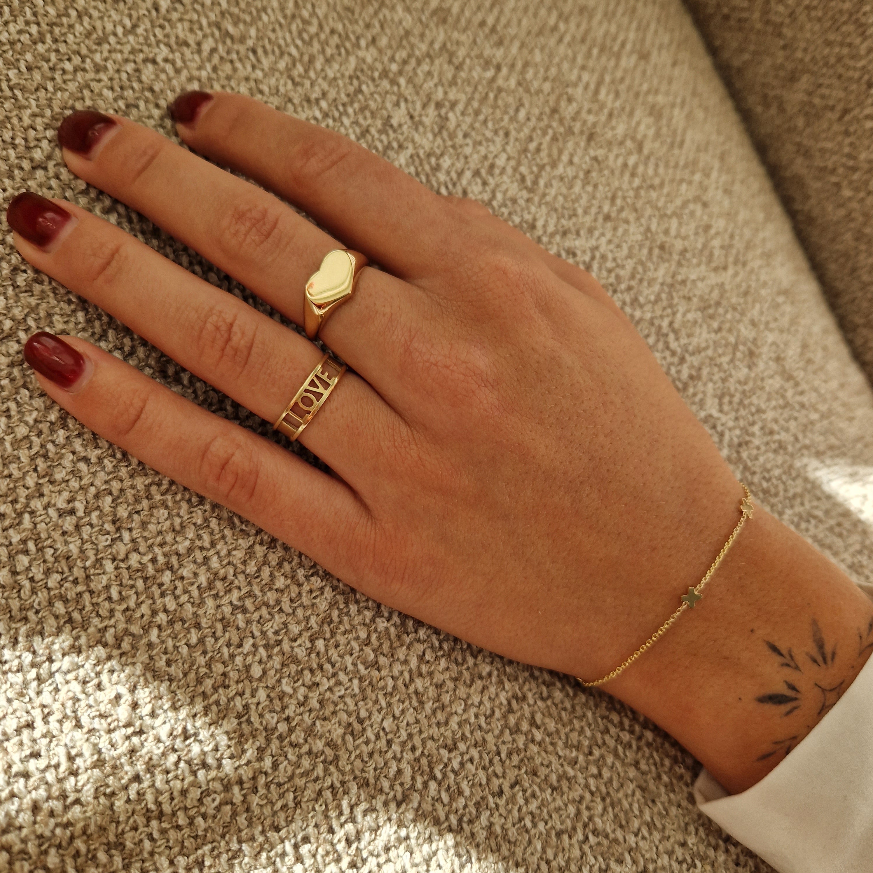 Rings with fingerprint